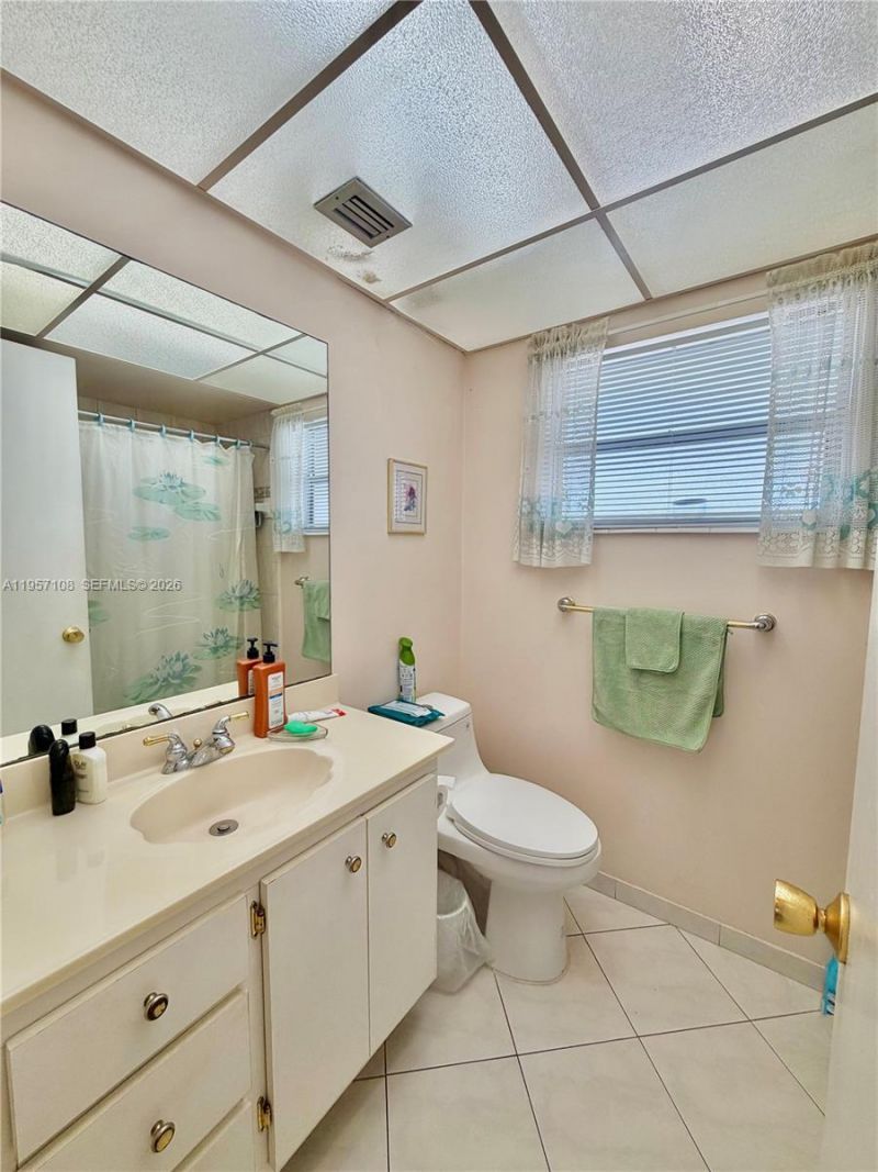 2901 NW 46th Ave , Unit 304, Lauderdale Lakes, FL 33313 Photo