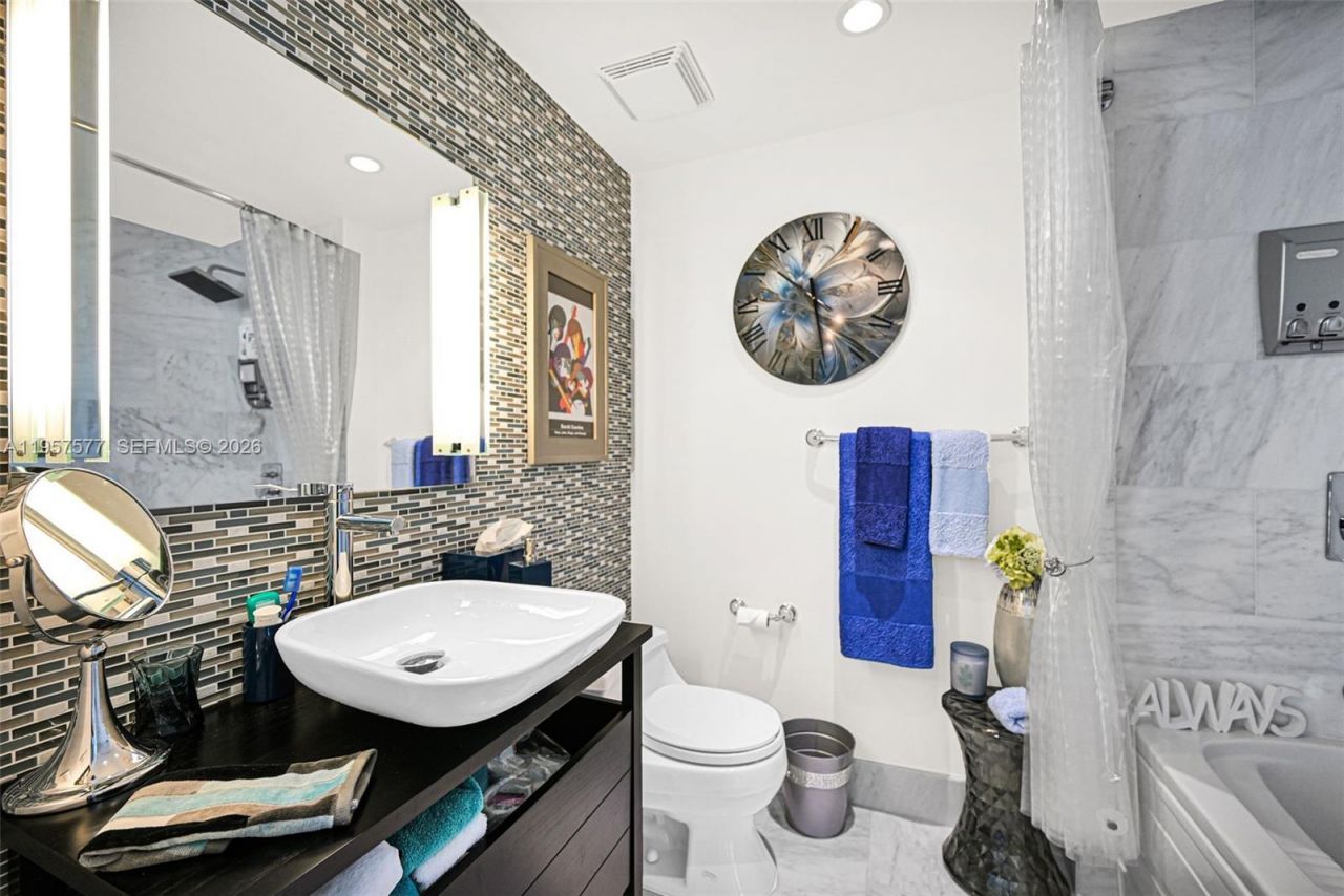 690 SW 1st Ct , Unit 1502, Miami, FL 33130 Photo