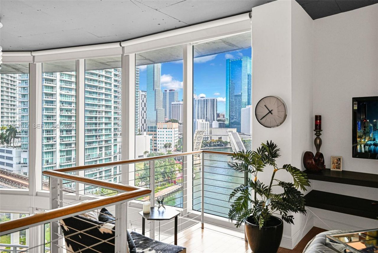 690 SW 1st Ct , Unit 1502, Miami, FL 33130 Photo