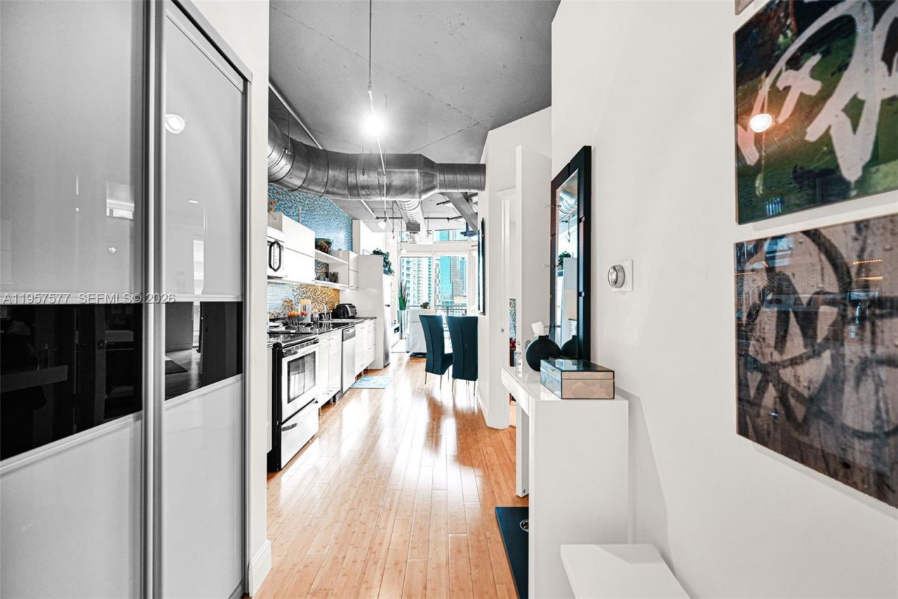 690 SW 1st Ct , Unit 1502, Miami, FL 33130 Photo