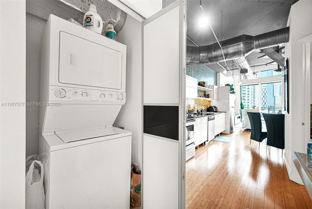 690 SW 1st Ct , Unit 1502, Miami, FL 33130 Photo