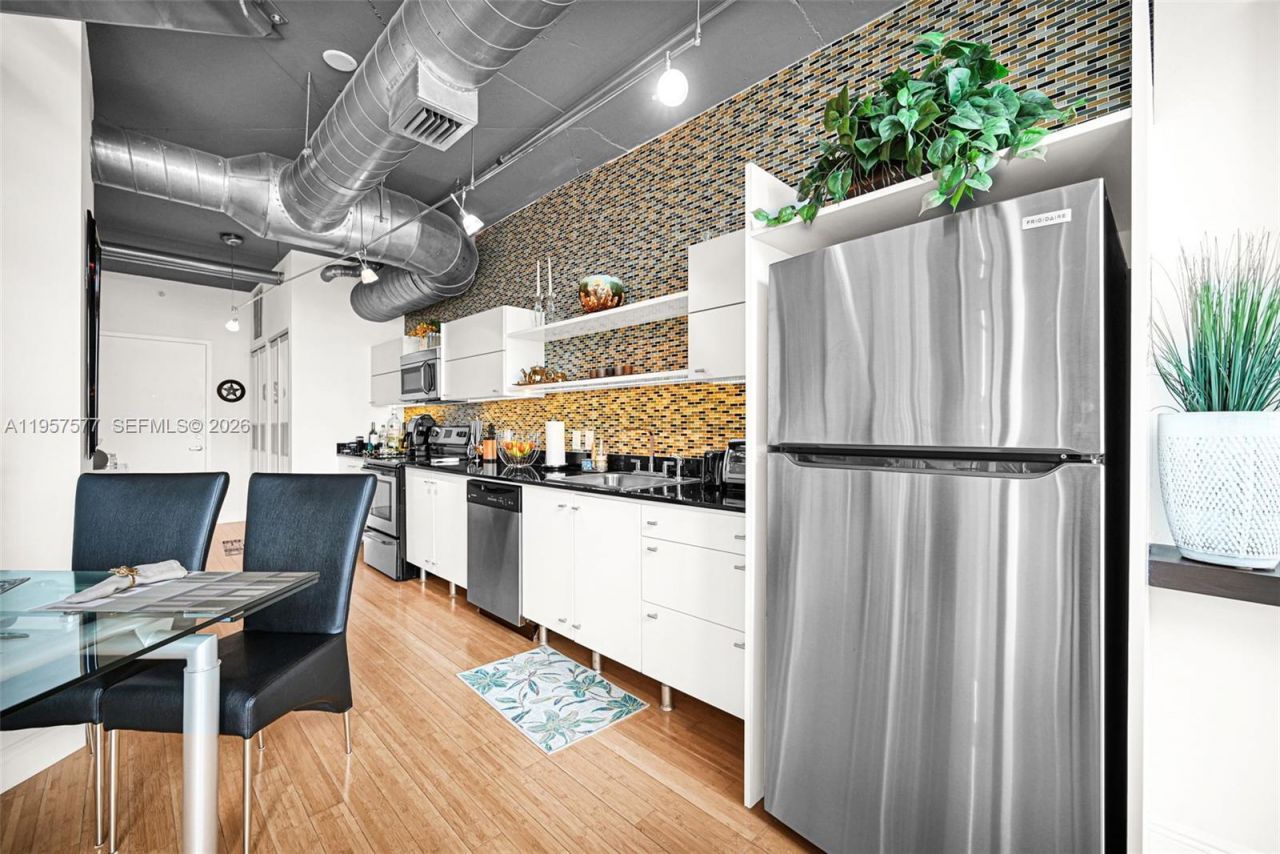 690 SW 1st Ct , Unit 1502, Miami, FL 33130 Photo