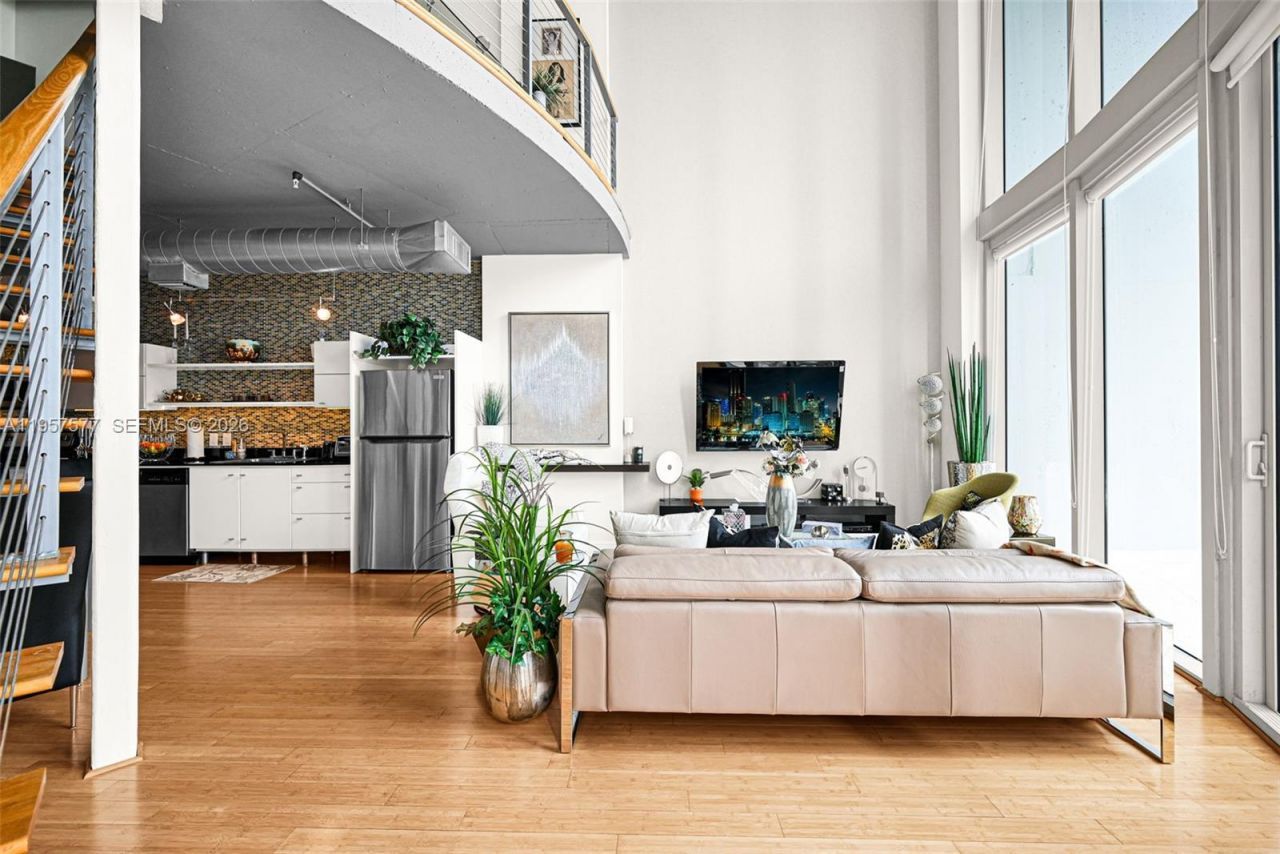 690 SW 1st Ct , Unit 1502, Miami, FL 33130 Photo