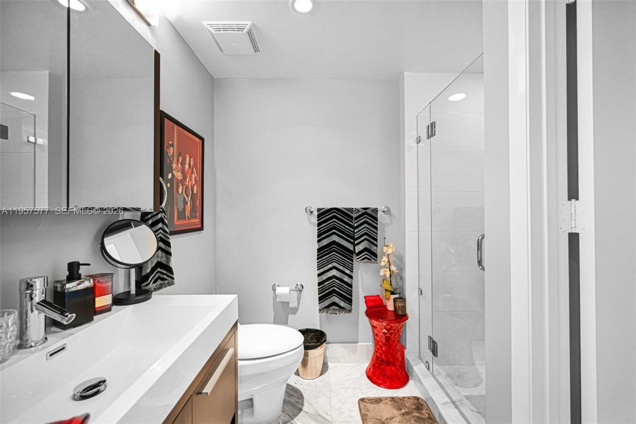 690 SW 1st Ct , Unit 1502, Miami, FL 33130 Photo