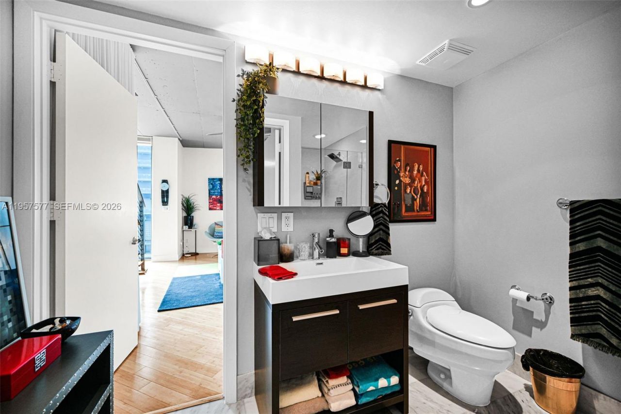 690 SW 1st Ct , Unit 1502, Miami, FL 33130 Photo