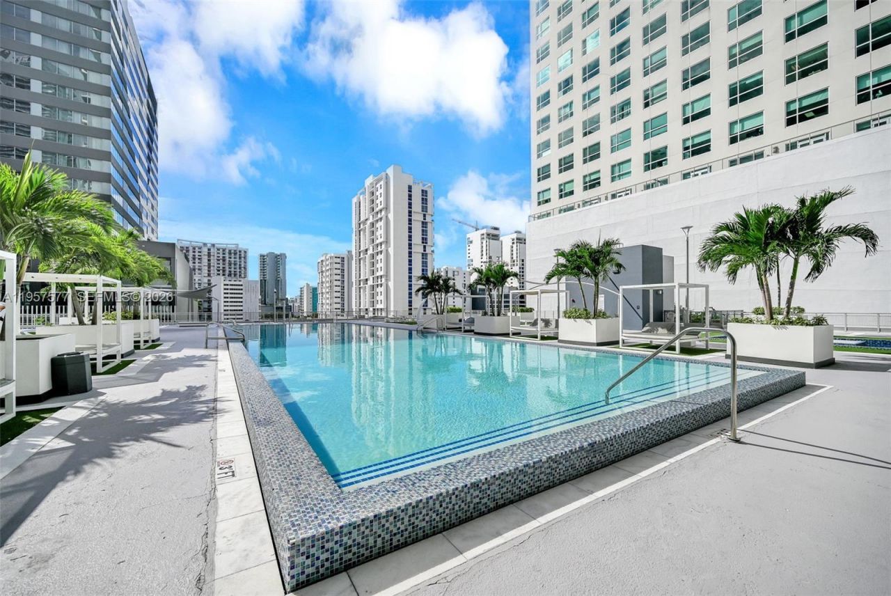 690 SW 1st Ct , Unit 1502, Miami, FL 33130 Photo