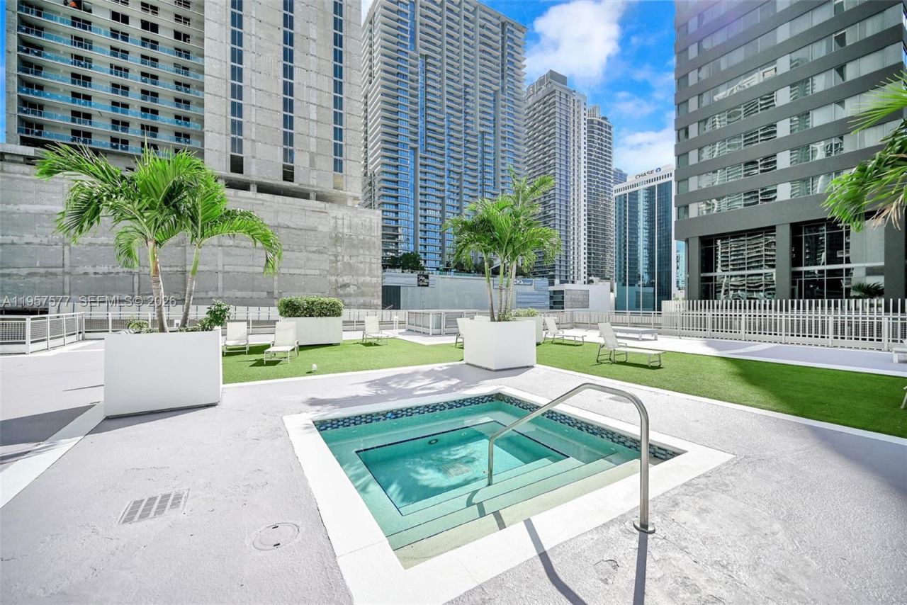 690 SW 1st Ct , Unit 1502, Miami, FL 33130 Photo