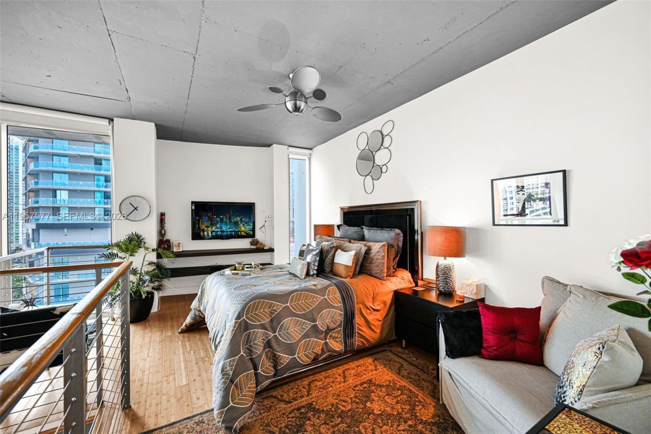 690 SW 1st Ct , Unit 1502, Miami, FL 33130 Photo