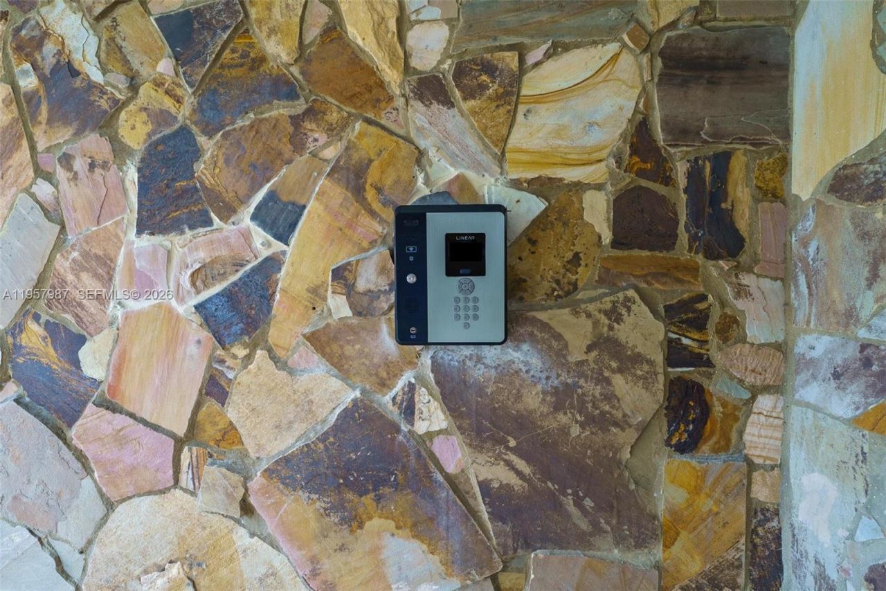 1000 NE 14th Ave , Unit 602, Hallandale Beach, FL 33009 Photo