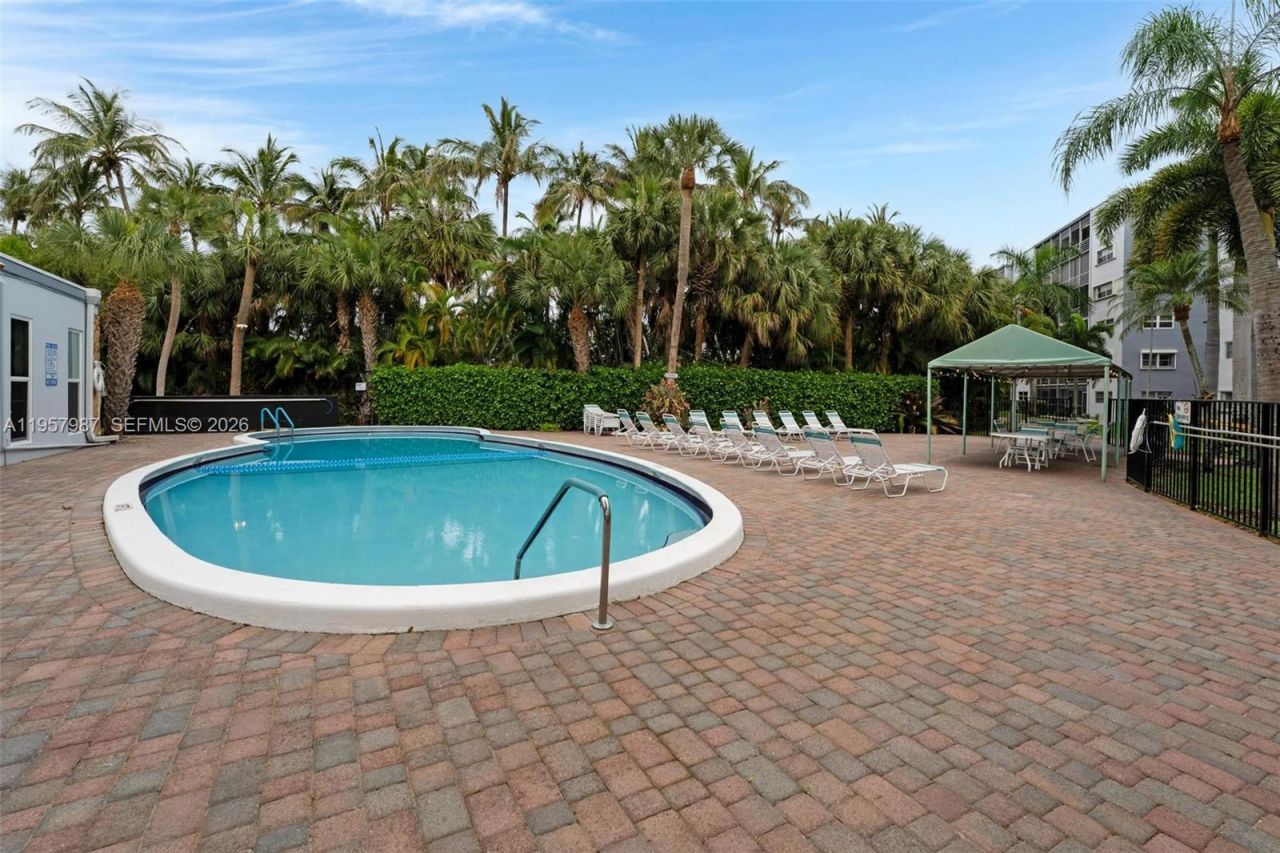 1000 NE 14th Ave , Unit 602, Hallandale Beach, FL 33009 Photo