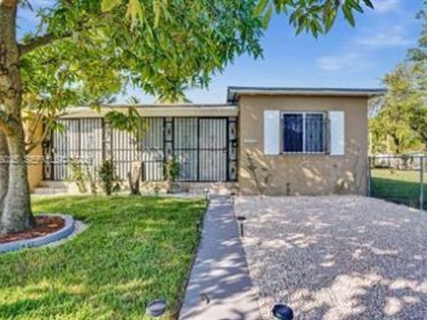 10430 NW 5th Ave, Miami, FL 33150