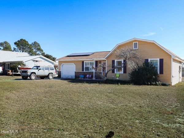 104 Crown Point Road, Hubert, NC 28539