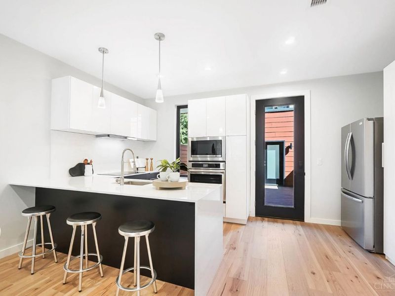 1330 Spring Street, Cincinnati, OH 45202 Photo 3