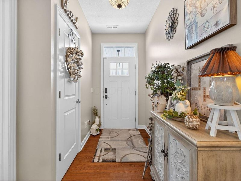 5688 Stearns Road, Dublin, OH 43016 Photo 4