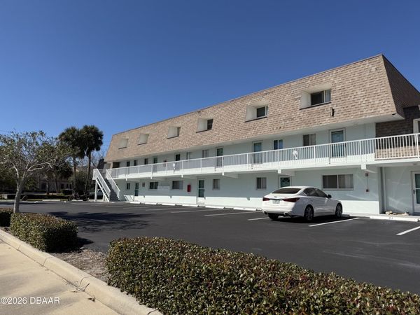 55 Vining Court, Unit 104, Ormond Beach, FL 32176