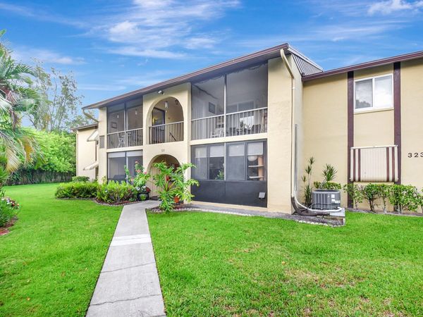 323 Pine Ridge Circle, Unit A-1, Greenacres, FL 33463