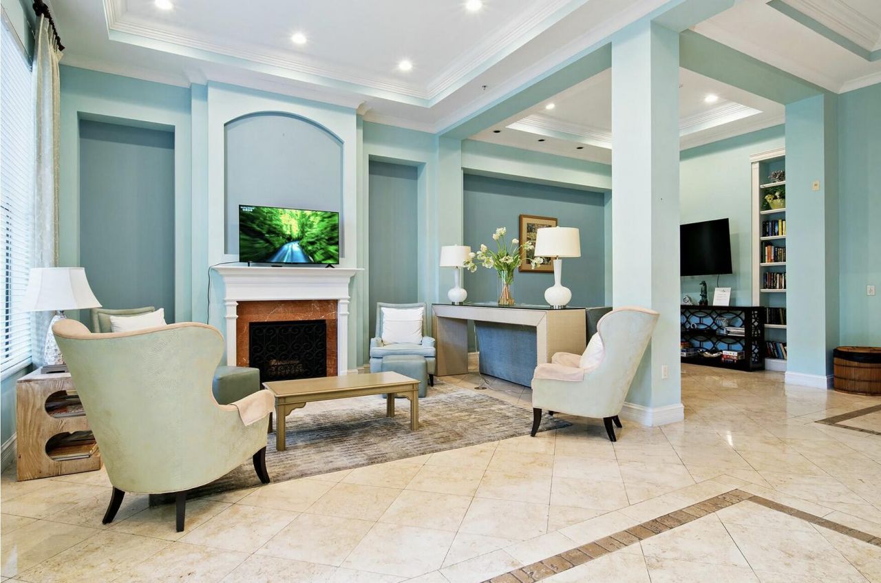 630 S Sapodilla Avenue, Unit 533, West Palm Beach, FL 33401 Photo