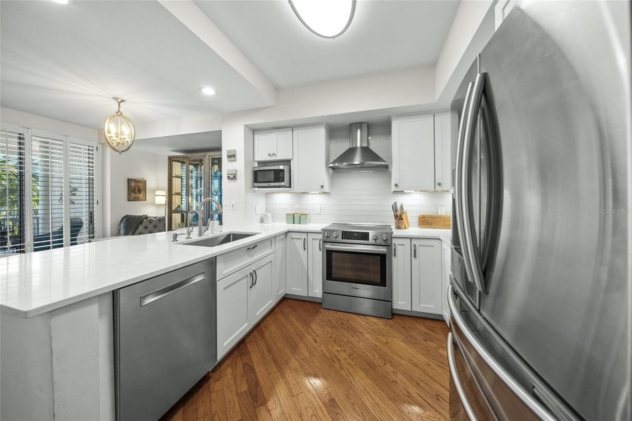 1260 Dolphin Bay Way, Unit 403, Sarasota, FL 34242 Photo