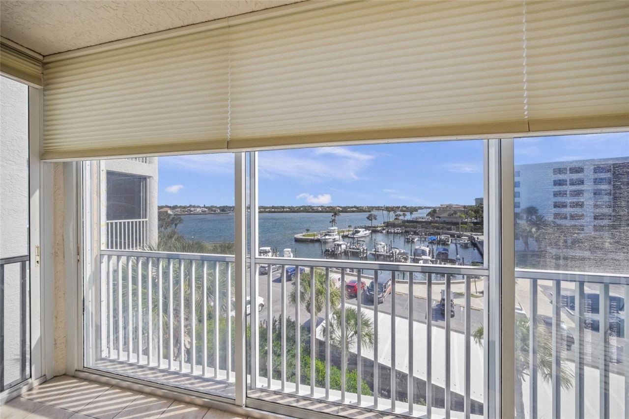 1260 Dolphin Bay Way, Unit 403, Sarasota, FL 34242 Photo