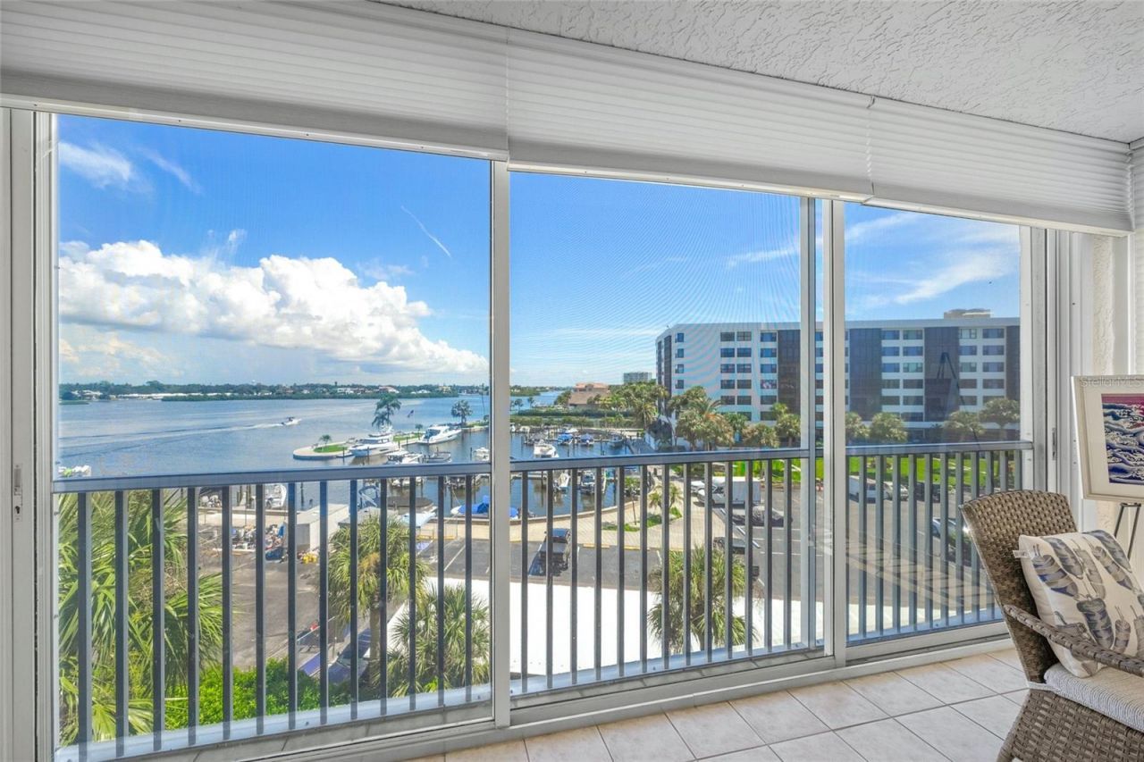 1260 Dolphin Bay Way, Unit 403, Sarasota, FL 34242 Photo
