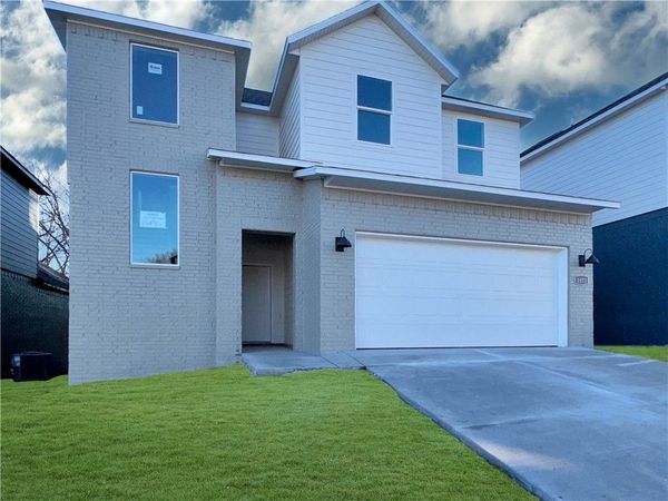 1810 E Fiji Street, Fayetteville, AR 72701