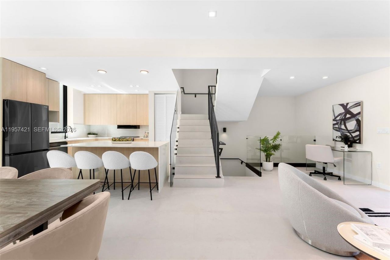 2501 SW 27 St, Unit 2, Miami, FL 33133 Photo