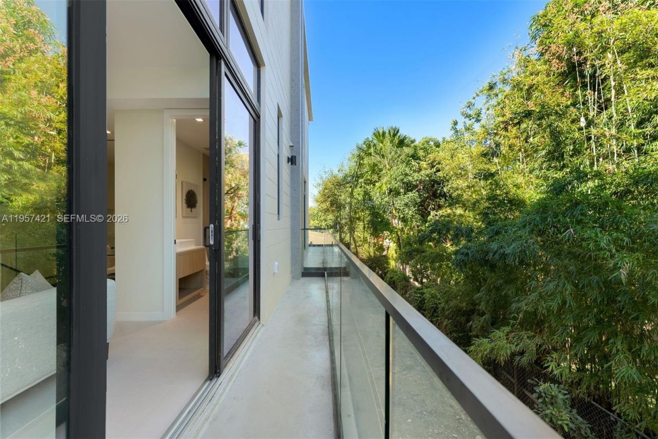 2501 SW 27 St, Unit 2, Miami, FL 33133 Photo