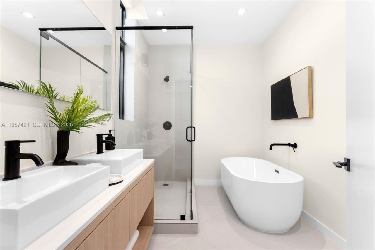 2501 SW 27 St, Unit 2, Miami, FL 33133 Photo