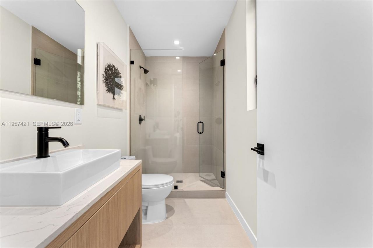 2501 SW 27 St, Unit 2, Miami, FL 33133 Photo