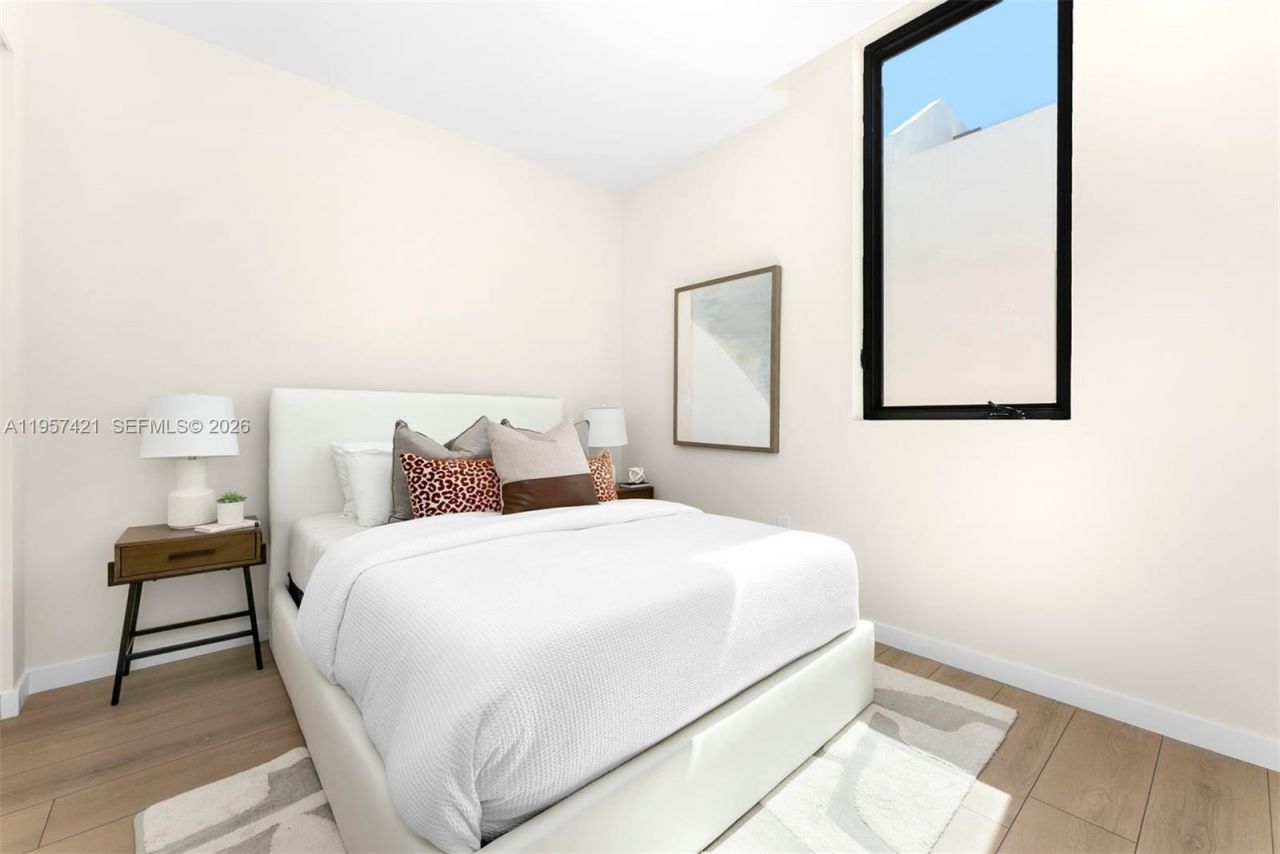 2501 SW 27 St, Unit 2, Miami, FL 33133 Photo