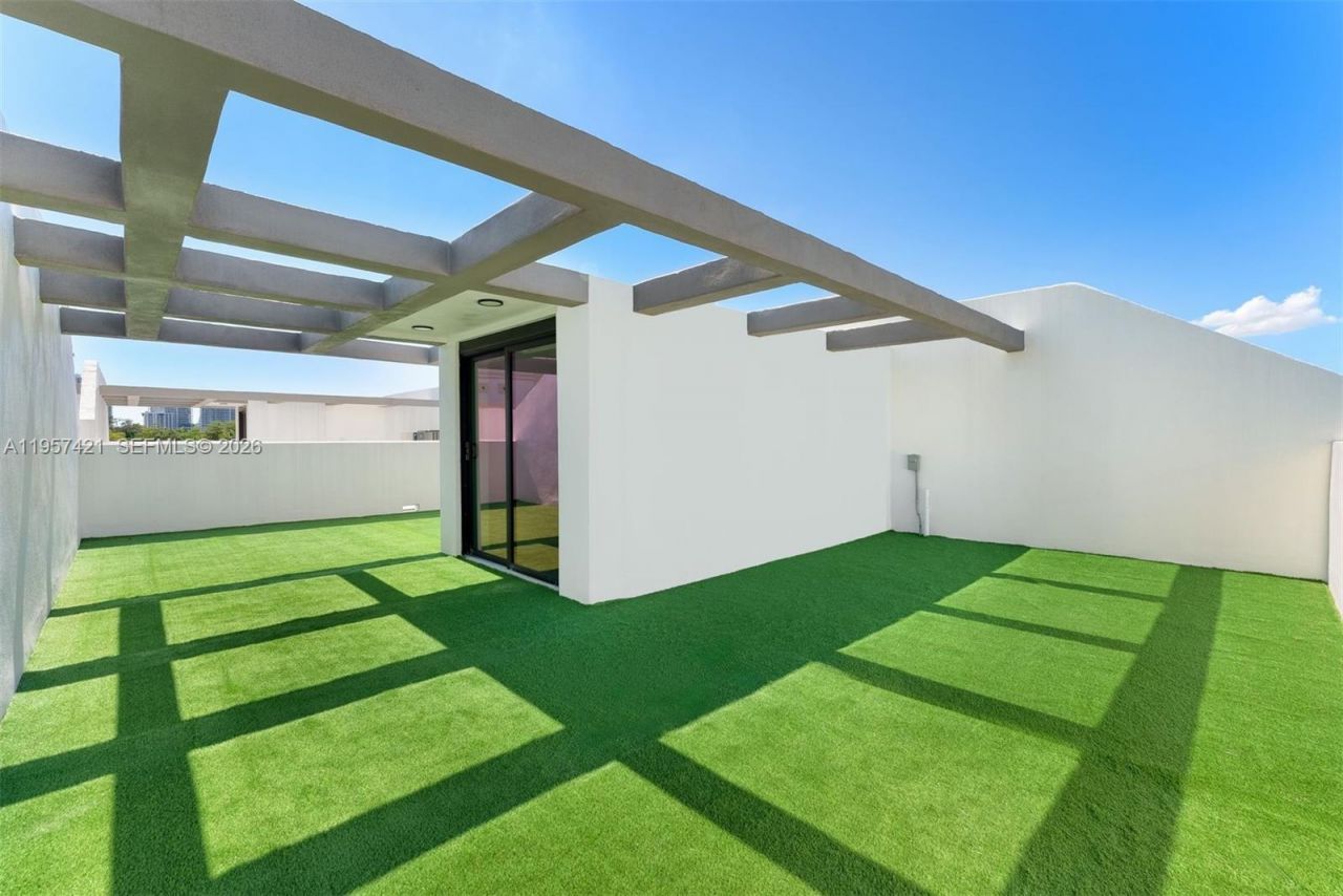 2501 SW 27 St, Unit 2, Miami, FL 33133 Photo