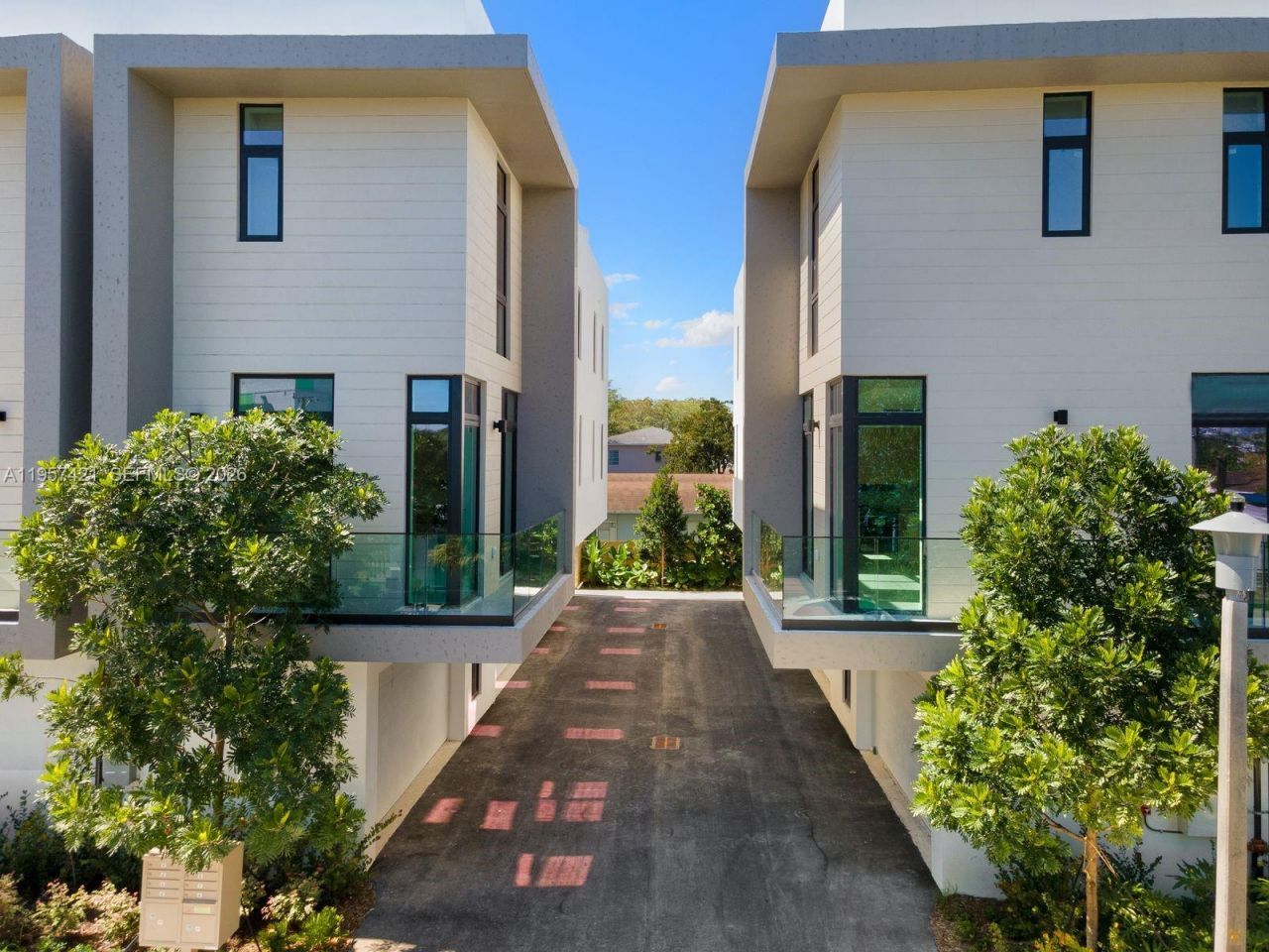 2501 SW 27 St, Unit 2, Miami, FL 33133 Photo