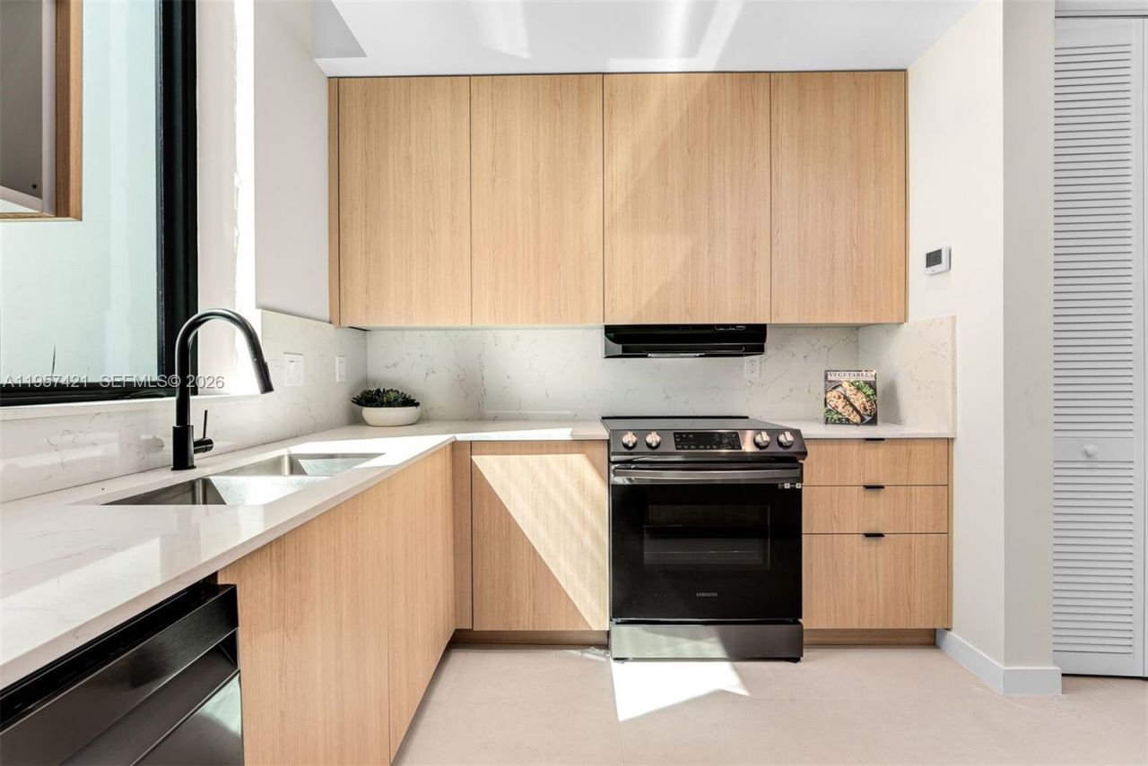 2501 SW 27 St, Unit 2, Miami, FL 33133 Photo