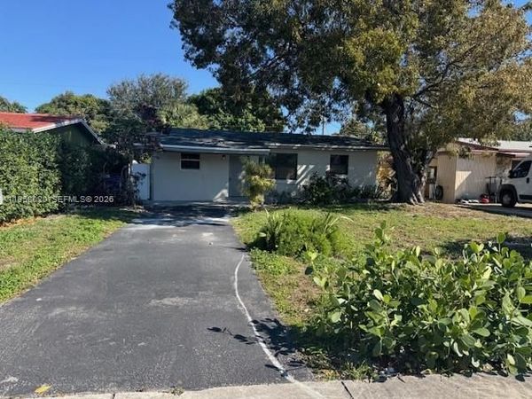 3840 NE 12th Ave, Pompano Beach, FL 33064