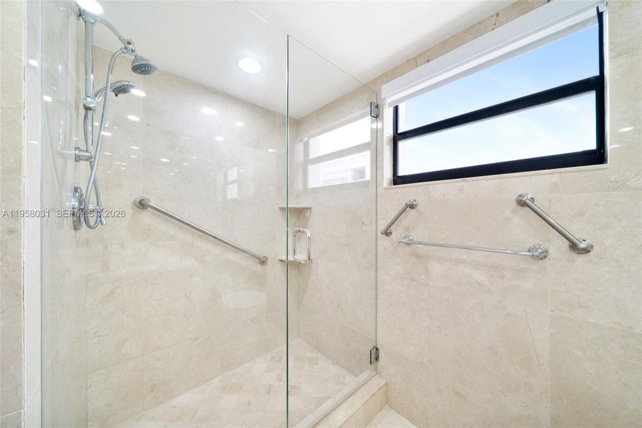 2301 S Ocean Dr , Unit 2507, Hollywood, FL 33019 Photo