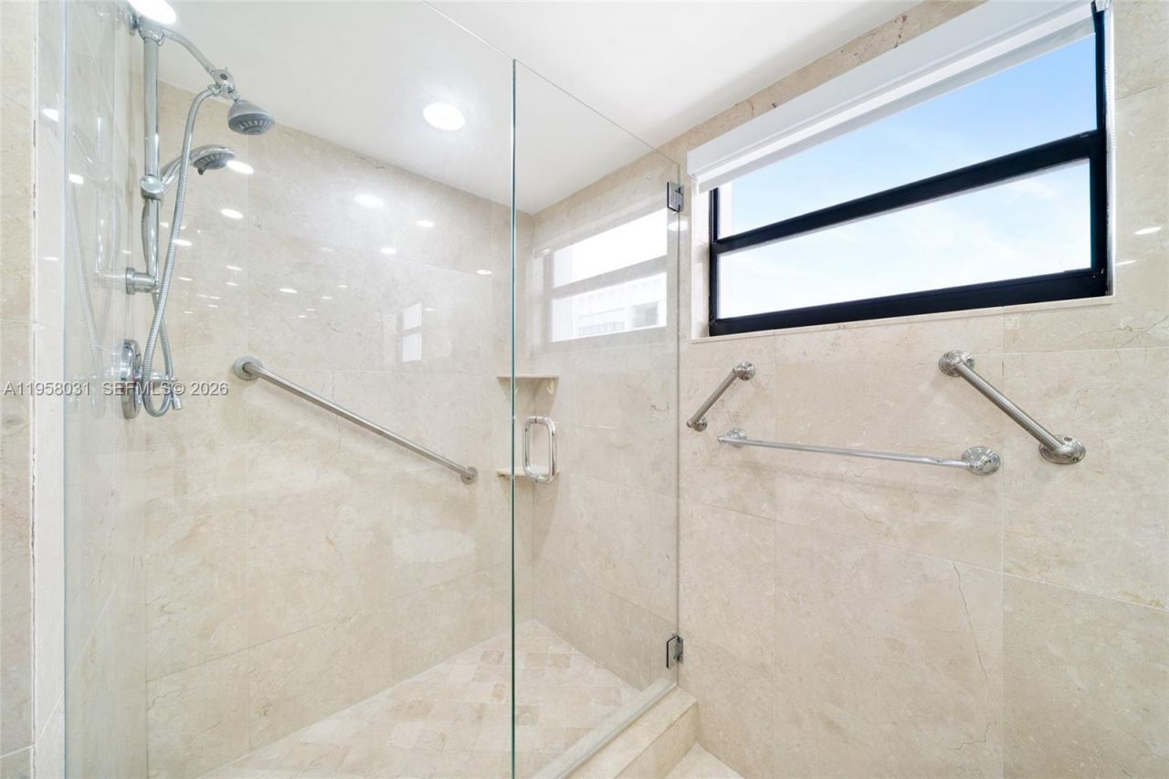 2301 S Ocean Dr, Unit 2507, Hollywood, FL 33019 Photo