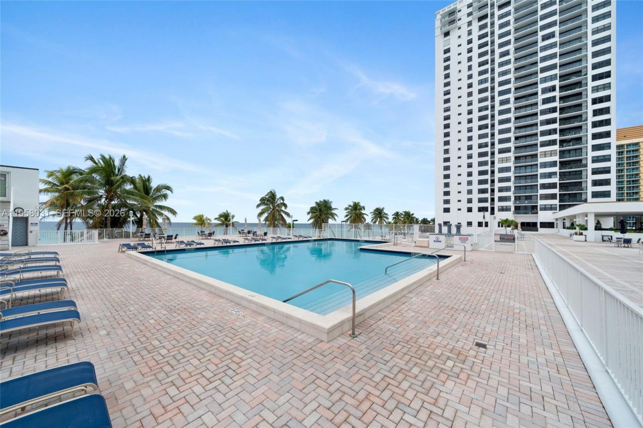 2301 S Ocean Dr , Unit 2507, Hollywood, FL 33019 Photo
