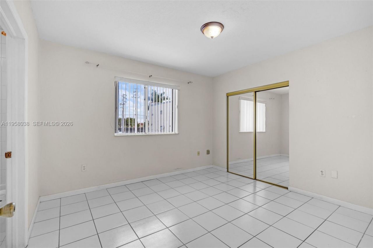 10285 NW 80th Ct, Unit 207, Hialeah Gardens, FL 33016 Photo