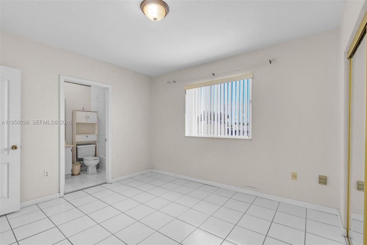 10285 NW 80th Ct, Unit 207, Hialeah Gardens, FL 33016 Photo