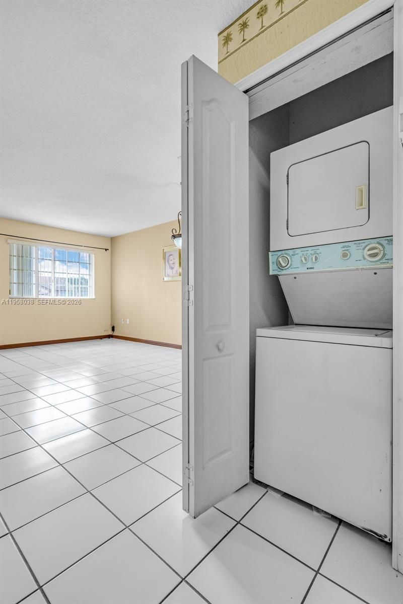 10285 NW 80th Ct, Unit 207, Hialeah Gardens, FL 33016 Photo