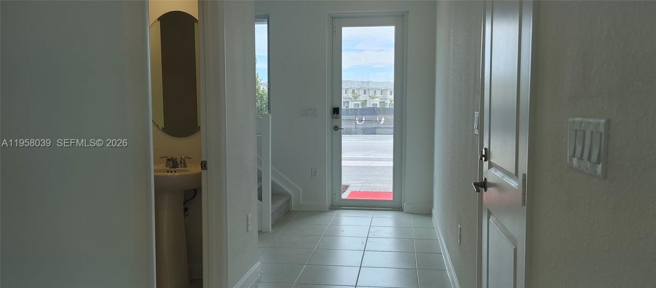 689 SE 13th St Cir , Homestead, FL 33034 Photo