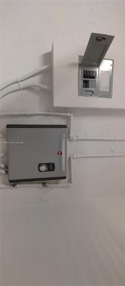 689 SE 13th St Cir , Homestead, FL 33034 Photo