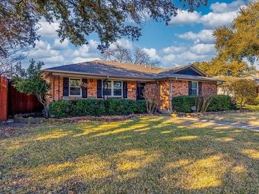 8415 Hunnicut Road, Dallas, TX 75228