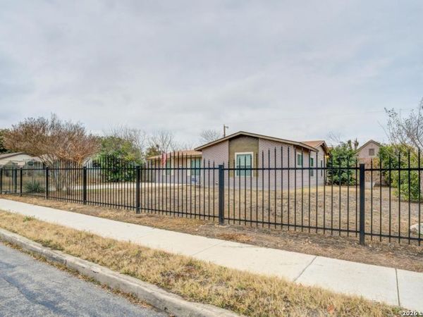 5911 Shoreview PL, San Antonio, TX 78242