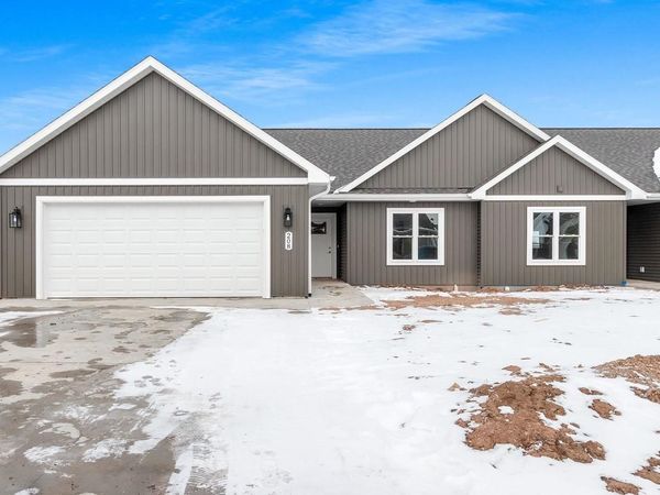208 CLUBHOUSE LANE, Kimberly, WI 54913