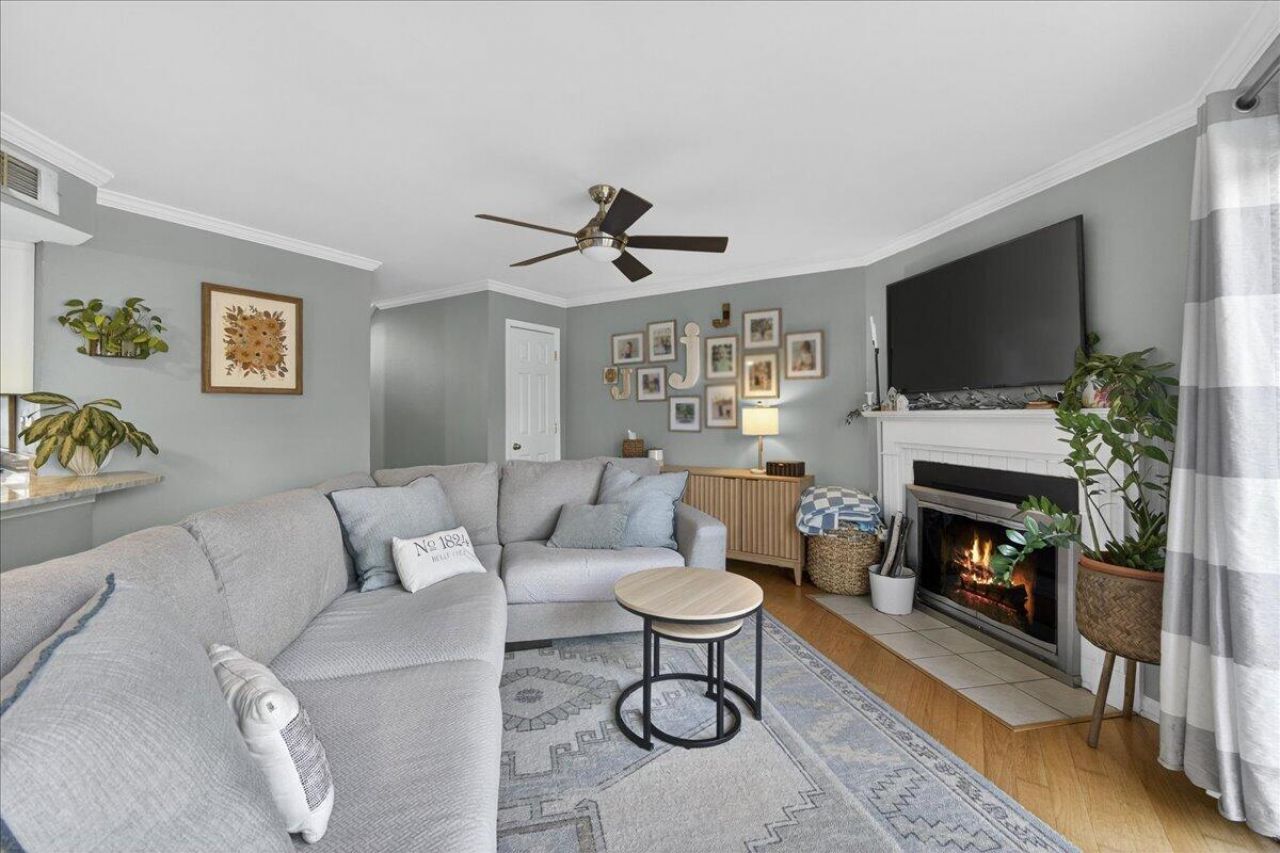 1824 Belle Chez Photo 13