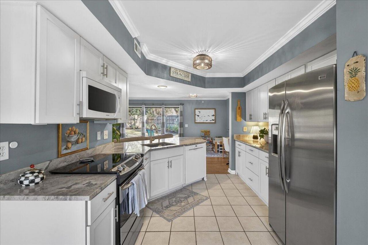 1824 Belle Chez Photo 5