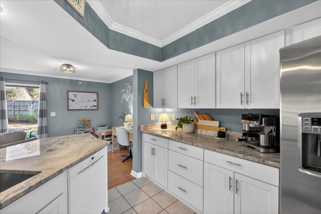 1824 Belle Chez Photo 7