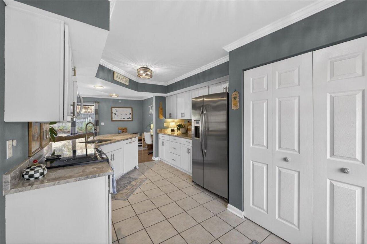 1824 Belle Chez Photo 8