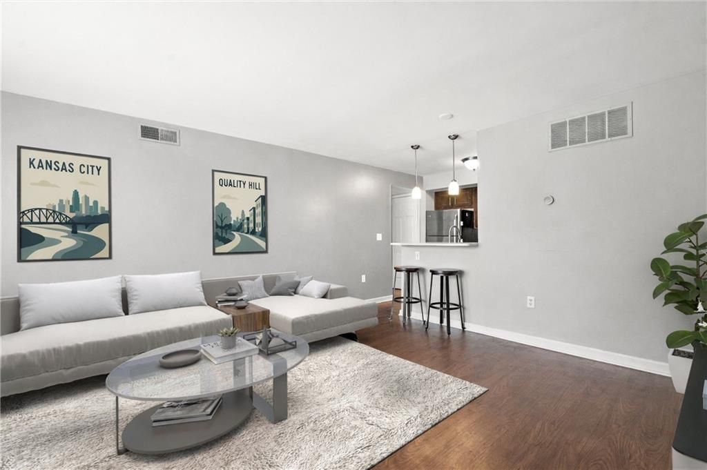 435 W 9th Street, Unit 204, Kansas City, MO 64105 Main Photo